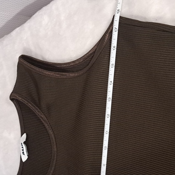 3/$25 Alia Woman's Sleeveless Ribbed Top - Picture 4 of 6